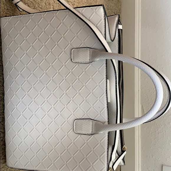 White purse - Picture 2 of 4